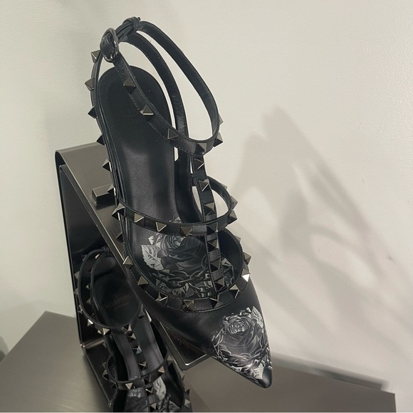 Authentic Valentino MATCHING rockstud rose HEELS AND BAG - Picture 4 of 7